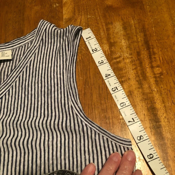 Rachel Zoe button down linen top, tie front - Picture 9 of 17